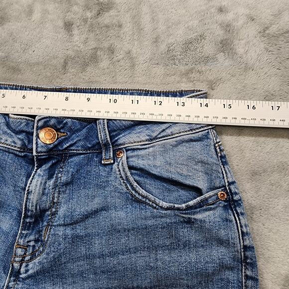 Maurices Jeans Womens 8 Blue Distressed High Rise Curvy Raw Hem Capri Stretch - Picture 10 of 14